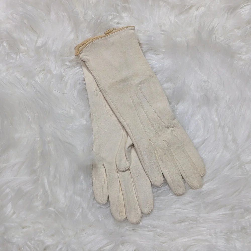 Vintage 50s Cream Leather Ladies Gloves from The Web Glove England